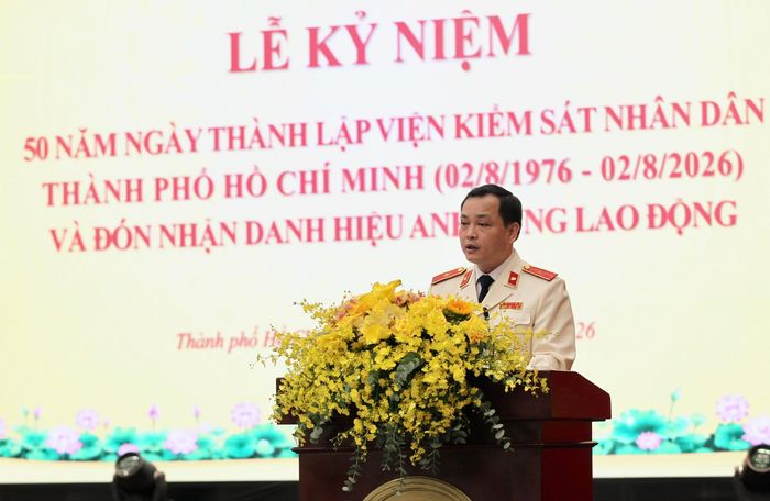 Viện trưởng VKSND TPHCM Lê Văn Đông phát biểu tại lễ kỷ niệm. Ảnh: DŨNG PHƯƠNG