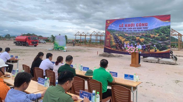 Quang cảnh lễ phát động chiến dịch. Ảnh: HỒNG TÚ