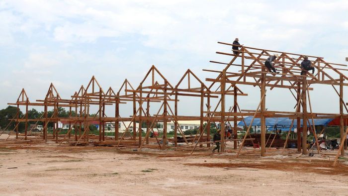 Những căn nhà ở khu tái định cư sẽ mở ra cơ hội an cư cho người dân vùng thiên tai. Ảnh: HỮU PHÚC
