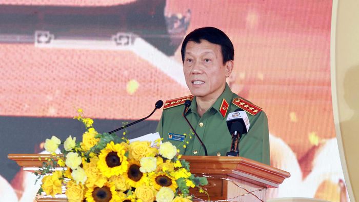 Bộ trưởng Lương Tam Quang phát biểu tại lễ khánh thành Khu lưu niệm Anh hùng liệt sĩ Công an nhân dân Bùi Thị Cúc. Ảnh: MINH HẢI