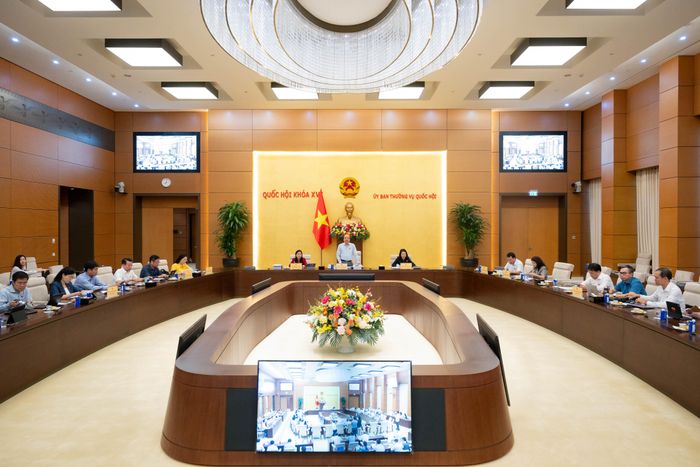  Quang cảnh phiên họp. Ảnh: CẨM HÀ 