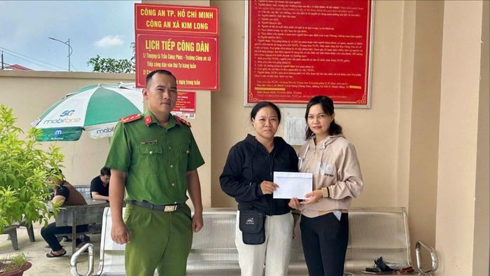 Công an xã xác định đây là trường hợp chuyển khoản nhầm và hỗ trợ hoàn trả tiền cho người chuyển