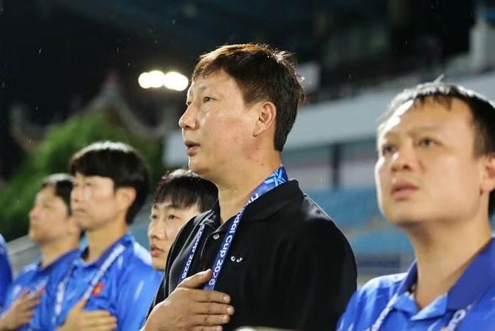 Không chỉ đội tuyển Việt Nam ghi tên vào lịch sử, HLV Kim Sang-sik cũng thiết lập một kỷ lục đặc biệt. Ảnh: Internet.