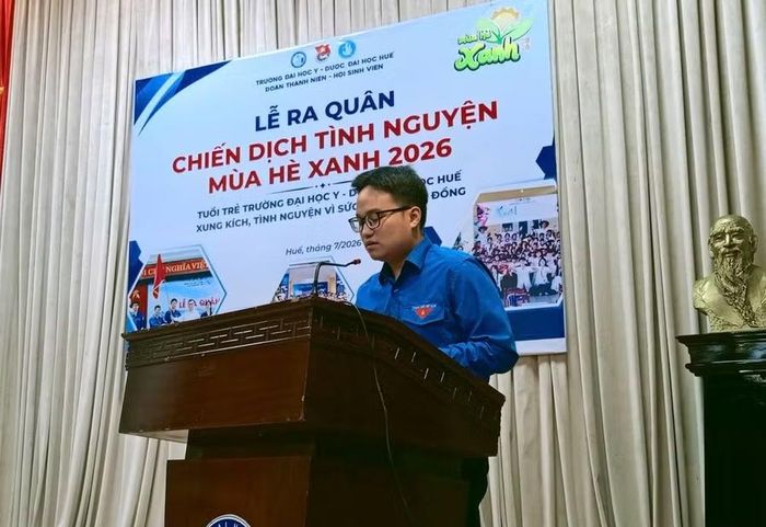 Bạn Hoàng Ngọc Vĩnh An đại diện sinh viên phát biểu tại buổi lễ.