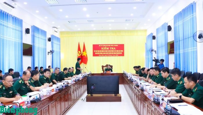 Quang cảnh buổi làm việc tại Ban Chỉ huy Bộ đội Biên phòng tỉnh Điện Biên. Ảnh: Thanh Xuân