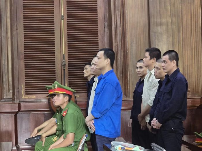Các bị cáo tại phiên tòa.