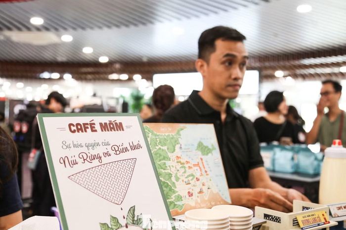 Điểm nổi bật trong chương trình đó chính là việc giới thiệu các loại cà phê kết hợp cùng các loại đặc sản, dược liệu của Đà Nẵng như nước mắm Nam Ô, sâm Ngọc Linh, quế Trà My, Đẳng sâm…