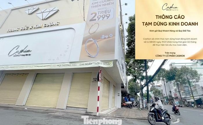 Tiệm kim cương Cashion, số 127 Trần Hưng Đạo, TP. Cần Thơ cũng đóng cửa, và thông báo tạm dừng hoạt động của công ty này (góc phải).
