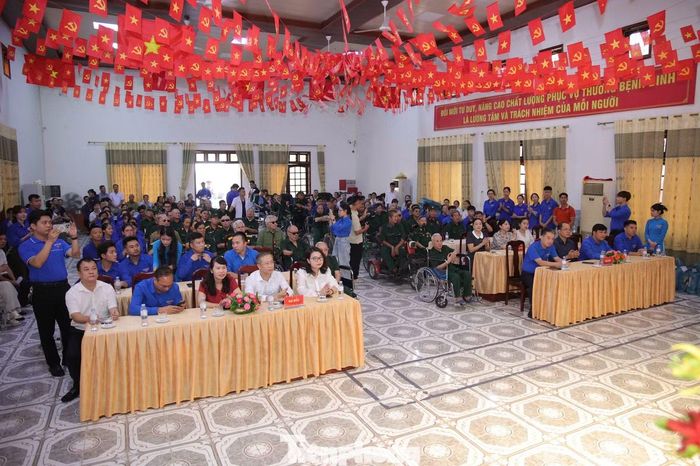 Chiều 25/7, T.Ư Đoàn TNCS Hồ Chí Minh phối hợp với Tỉnh Đoàn Nghệ An tổ chức chương trình “Viết tiếp bản hùng ca” tại Trung tâm Điều dưỡng thương binh tỉnh Nghệ An, nhân kỷ niệm 79 năm Ngày Thương binh - Liệt sĩ (27/7/1947 - 27/7/2026).