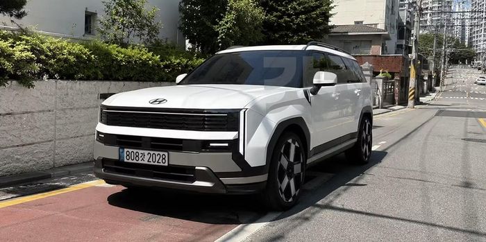 Bản phác họa về thiết kế của Hyundai Santa Fe facelift. Ảnh: KCB