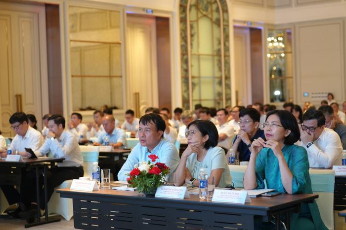 Các đại biểu tham dự hội nghị