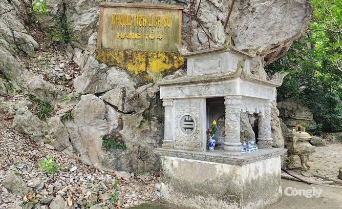 Chứng tích lịch sử hang Tổ 4.