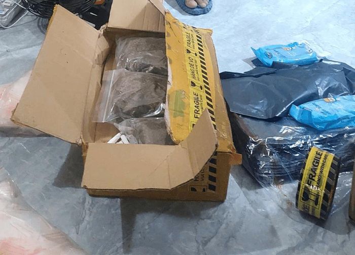 Chất nghi là ma túy dạng “Tobaco” được thu giữ tại nhà của Đỗ Cao Phú. (Ảnh: CAHY).