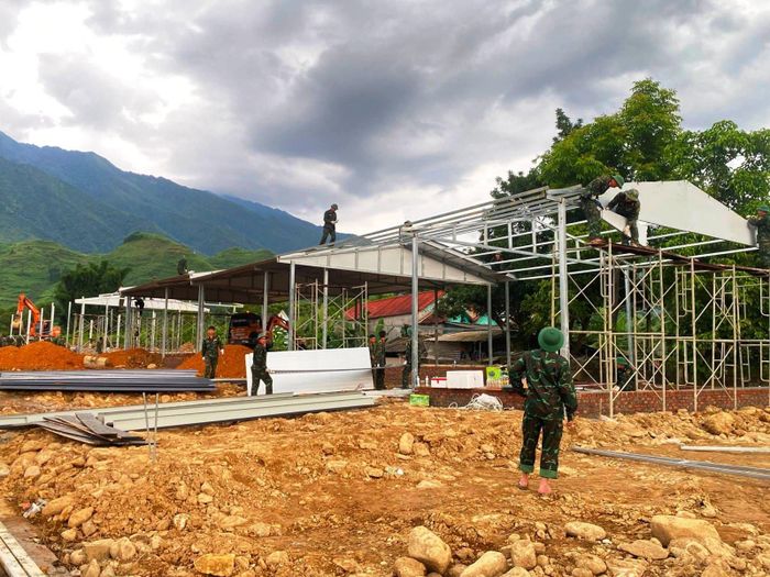Nhiều khung nhà đã được dựng lên. Ảnh: Xã Mường Than