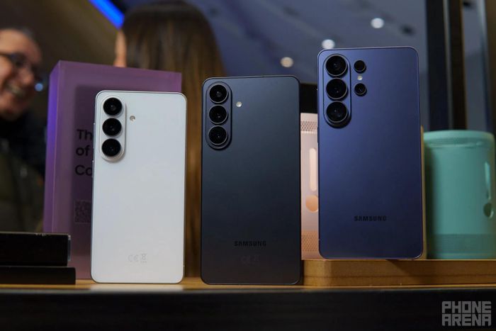 Galaxy S27 đang tạo ra sự chú ý đặc biệt khi hé lộ một thay đổi được xem là bất ngờ nhất của Samsung so với dòng Galaxy S26. Ảnh: PhoneArena