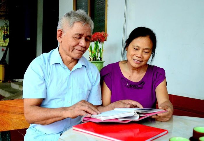 Cựu chiến binh Nông Hải Dự và người vợ của mình luôn tâm huyết với ước mong tìm đường về cho đồng đội của mình