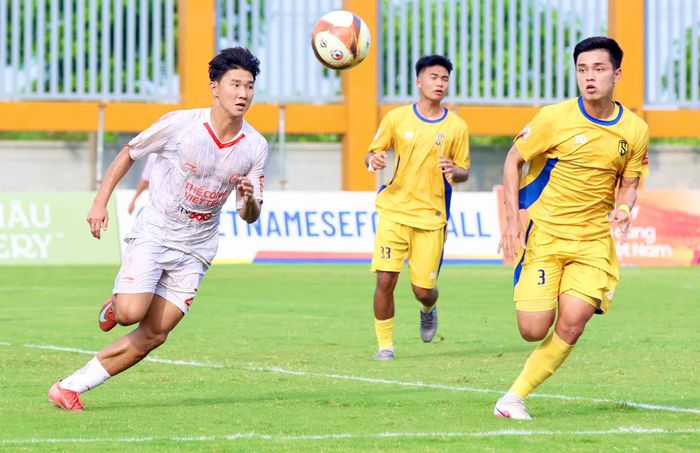 Trong phần lớn thời gian hiệp 1, Thể Công Viettel là đội ép sân, tạo ra nhiều cơ hội.