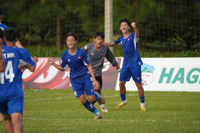 PVF thoát hiểm vào phút bù giờ, đánh bại SLNA trên chấm luân lưu