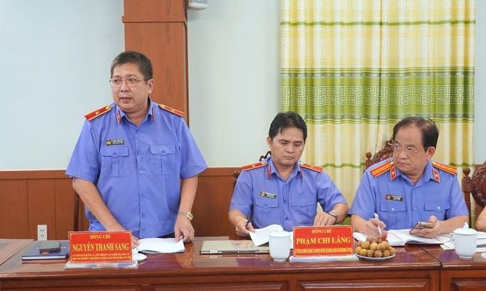 Đồng chí Nguyễn Thanh Sang, Ủy viên Ban Thường vụ Đảng ủy, Chủ nhiệm Ủy ban Kiểm tra Đảng ủy, Phó Viện trưởng VKSND thành phố Cần Thơ phát biểu tại buổi làm việc