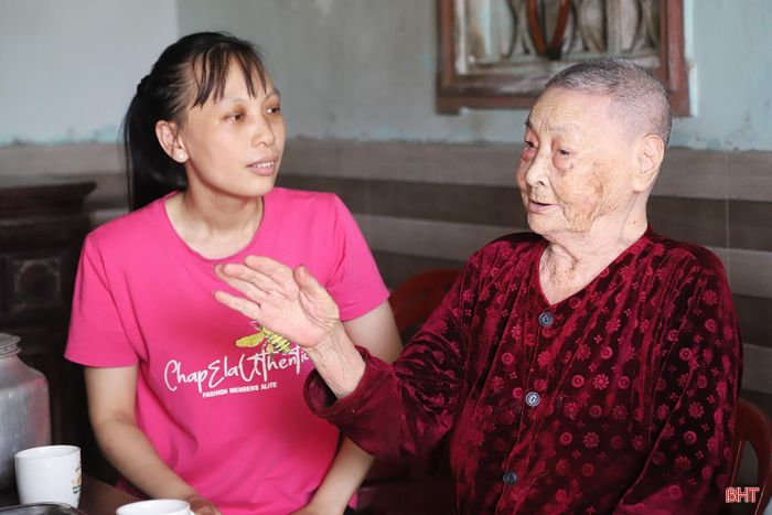 Bà Nguyễn Thị Tài - vợ của liệt sĩ Nguyễn Sỹ Niên.