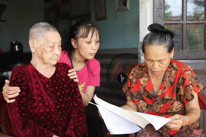 Mỗi thông tin về liệt sĩ Nguyễn Sỹ Niên đều được bà Tài và gia đình nâng niu, gìn giữ với mong ước tìm được nơi ông yên nghỉ.