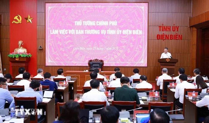 Thủ tướng Lê Minh Hưng làm việc với Ban Thường vụ Tỉnh ủy Điện Biên. (Ảnh: Dương Giang/TTXVN)