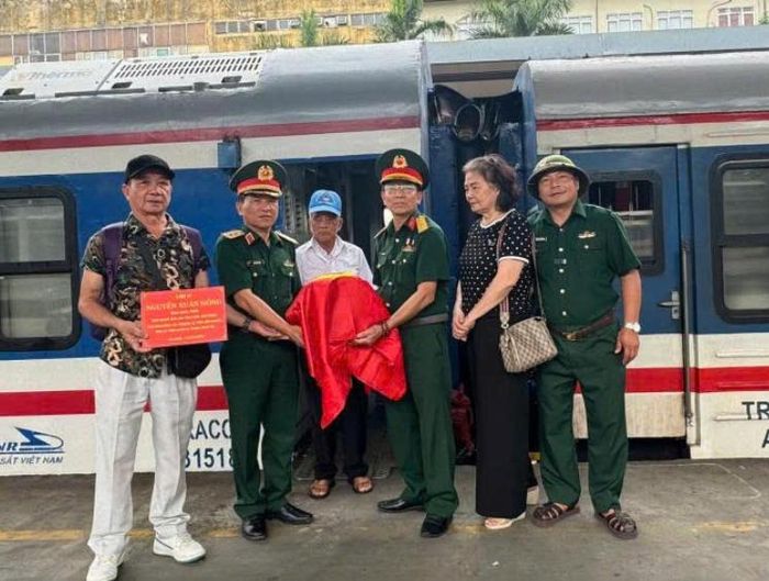 Ngành đường sắt hỗ trợ vận chuyển miễn phí hài cốt liệt sĩ từ miền Nam ra Bắc.