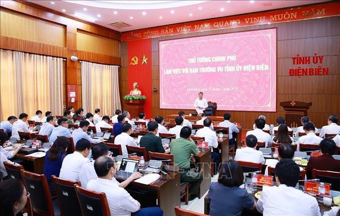 Thủ tướng Lê Minh Hưng làm việc với Ban Thường vụ Tỉnh ủy Điện Biên. Ảnh: Dương Giang/TTXVN