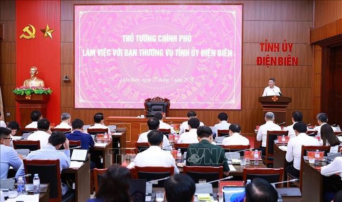 Thủ tướng Lê Minh Hưng làm việc với Ban Thường vụ Tỉnh ủy Điện Biên. Ảnh: Dương Giang/TTXVN