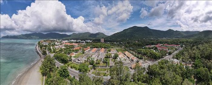 Toàn cảnh hệ thống di tích, bảo tàng, nhà tù đan xen với sự phát triển hôm nay của đặc khu Côn Đảo.