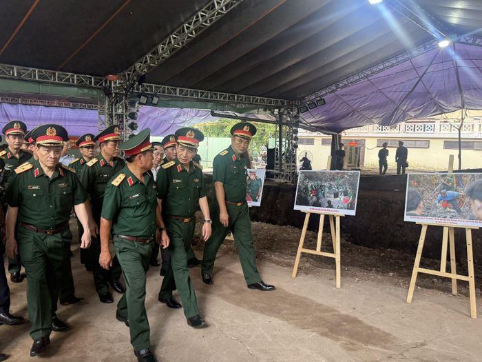 Khoảng 11 giờ, Phó Thủ tướng Phan Văn Giang rời khỏi hiện trường tìm kiếm, quy tập hài cốt liệt sĩ tại Công viên Lê Thị Riêng, TP Hồ Chí Minh để tiếp tục chuyến công tác của Đoàn công tác Quân ủy Trung ương, Bộ Quốc phòng .