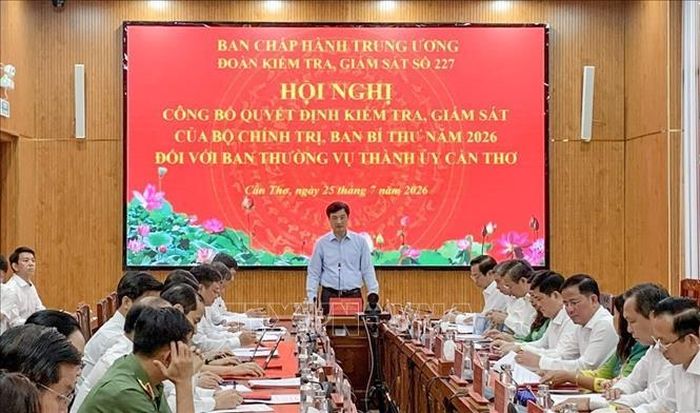 Đồng chí Nguyễn Duy Ngọc, Ủy viên Bộ Chính trị, Bí thư Trung ương Đảng, Trưởng Ban Tổ chức Trung ương phát biểu tại Hội nghị.