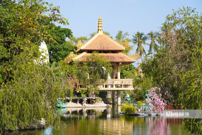 Ông Nguyễn Hữu Quốc (người dân) cho biết, chùa Thanh Lương khi xưa vốn là ngôi chùa bình dị, ít khách vãng lai. Dân ở làng này vốn sống với nghề biển và nơi đây trở thành nơi gửi gắm niềm tin, cầu bình an với những chuyến ra khơi thuận lợi, bội thu. 
