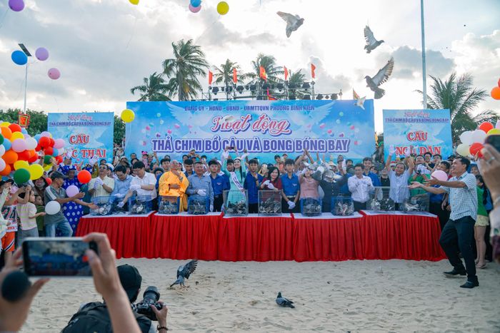 Năm nay, Lễ hội Cầu ngư tại lạch Long Thủy được tổ chức với quy mô lớn, với nhiều hoạt động. Mục tiêu là bảo tồn, phát huy các giá trị văn hóa, phong tục tập quán tốt đẹp; tuyên truyền, quảng bá con người, mảnh đất cũng như các tiềm năng, thế mạnh địa phương để thu hút du khách, dần xây dựng nơi đây thành làng du lịch cộng đồng gắn với trải nghiệm cuộc sống miền biển.