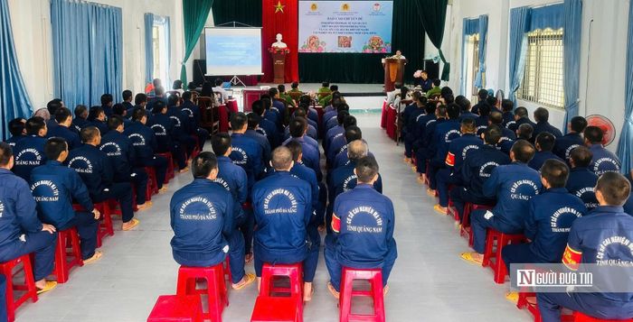 Buổi phổ biến pháp luật giúp học viên hiểu rõ hơn về chính sách điều trị, học nghề, việc làm và hỗ trợ sau cai nghiện.