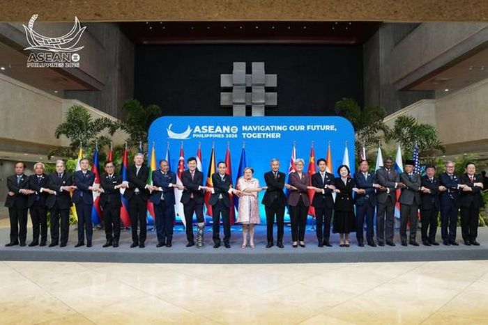 Trong khuôn khổ tham dự Hội nghị Bộ trưởng Ngoại giao ASEAN 59 và các Hội nghị liên quan, ngày 23/7/2026, tại Manila (Philippines), Bộ trưởng Ngoại giao Lê Hoài Trung đã tham dự Hội nghị Bộ trưởng Ngoại giao Cấp cao Đông Á (EAS) lần thứ 16 (Ảnh: Bộ Ngoại giao).