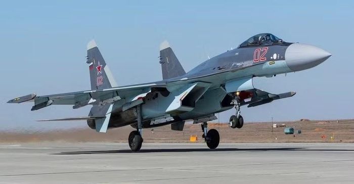 Máy bay chiến đấu Su-35 của Lực lượng Không quân Vũ trụ Nga. Ảnh: MW.