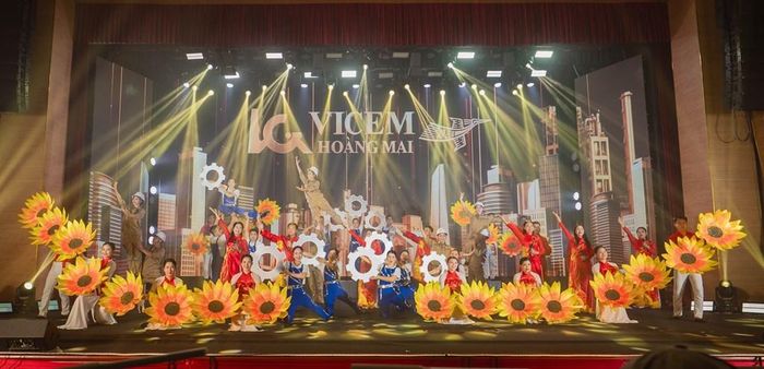 VICEM Hoanf Mai "kể" về hành trình phát triển của ngành xi măng Việt Nam qua các thời kỳ. Ảnh: Thu Hằng/Bnews
