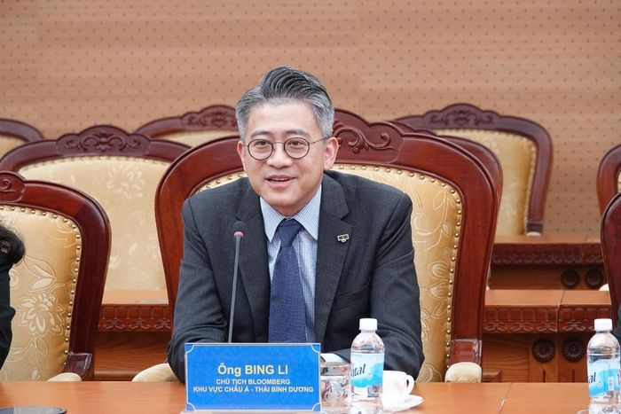 Ông Bing Li, Chủ tịch Bloomberg khu vực châu Á - Thái Bình Dương khẳng định sẵn sàng huy động toàn bộ nguồn lực để hỗ trợ Việt Nam. Ảnh: MOF