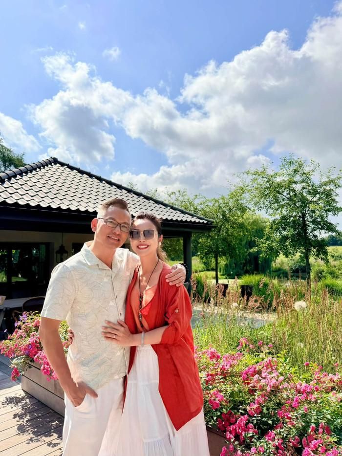 Jennifer Phạm hạnh phúc bên chồng ở Đan Mạch.