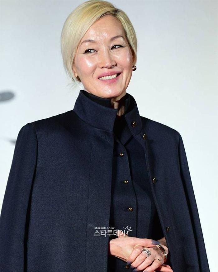 Sau ca phẫu thuật, Lee Hye Young bắt đầu phải đối mặt với nỗi sợ hãi về cái chết.