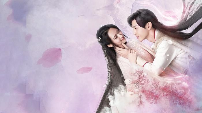 Được xem là một trong những tượng đài của dòng phim tiên hiệp hiện đại, Hương Mật Tựa Khói Sương kể câu chuyện tình đầy bi thương giữa Cẩm Mịch, Húc Phượng và Nhuận Ngọc. Từ việc bị phong ấn cảm xúc bằng "Vẫn đan", Cẩm Mịch trải qua hàng loạt biến cố, sinh ly tử biệt và những cuộc chiến giữa Tam giới trước khi nhận ra tình yêu đích thực. Màn kết hợp của Dương Tử, Đặng Luân và La Vân Hi cùng cốt truyện nhiều cảm xúc đã giúp bộ phim trở thành một trong những tác phẩm tiên hiệp thành công và có sức ảnh hưởng lớn nhất những năm 2010.