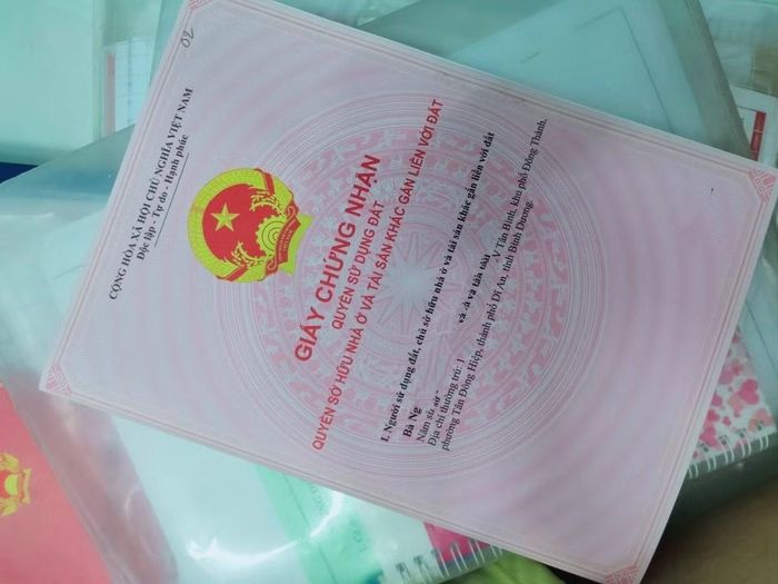 Người dân nên chuẩn bị đầy đủ hồ sơ sang tên sổ đỏ ngay từ đầu