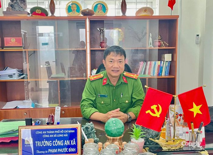 Thượng tá Phạm Phước Bình, Trưởng Công an xã Long Hải.
