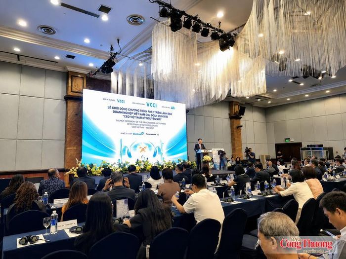 Lễ Khởi động Chương trình phát triển lãnh đạo doanh nghiệp Việt Nam “CEO Việt Nam kỷ nguyên mới” diễn ra tại Hà Nội vào sáng 25/7.