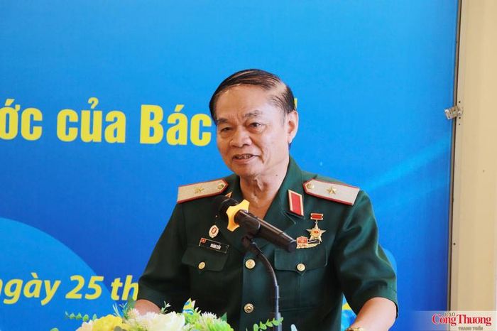 Thiếu tướng Hoàng Kiền, Anh hùng Lực lượng vũ trang nhân dân, nguyên Tư lệnh Binh chủng Công binh, Phó Chủ tịch Hội Truyền thống Trường Sơn - Đường Hồ Chí Minh Việt Nam chia sẻ tại tọa đàm.