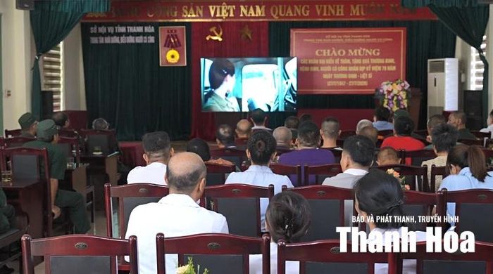 Buổi chiếu phim lưu động phục vụ thương binh, bệnh binh và người có công tại Trung tâm Nuôi dưỡng, điều dưỡng người có công Thanh Hóa.