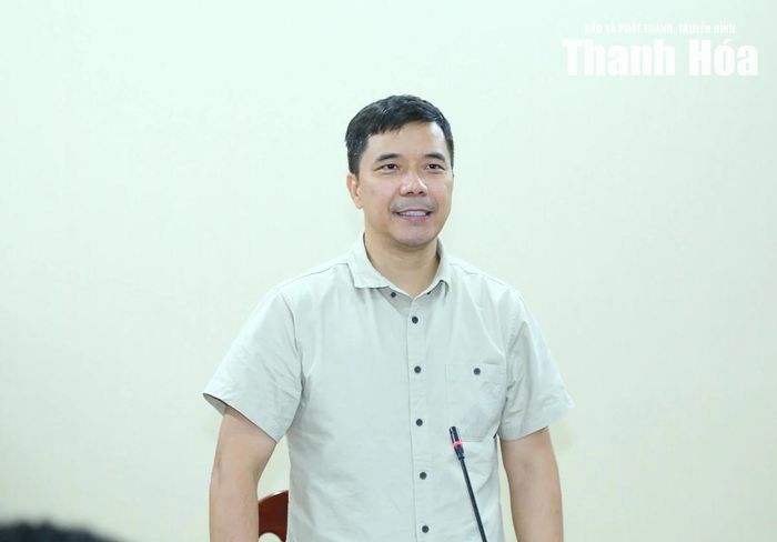 Phó Bí thư Thường trực Tỉnh ủy Nguyễn Hồng Phong phát biểu chỉ đạo tại buổi làm việc với xã Phú Lệ.