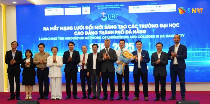 Mạng lưới đổi mới sáng tạo các trường đại học, cao đẳng thành phố Đà Nẵng được ra mắt tại SURF 2025. Ảnh: VĂN HOÀNG