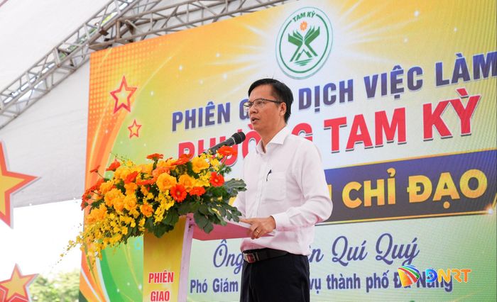 Ông Nguyễn Quí Quý, Phó Giám đốc Sở Nội vụ phát biểu tại phiên giao dịch việc làm phường Tam Kỳ năm 2026. Ảnh: HỒ QUÂN